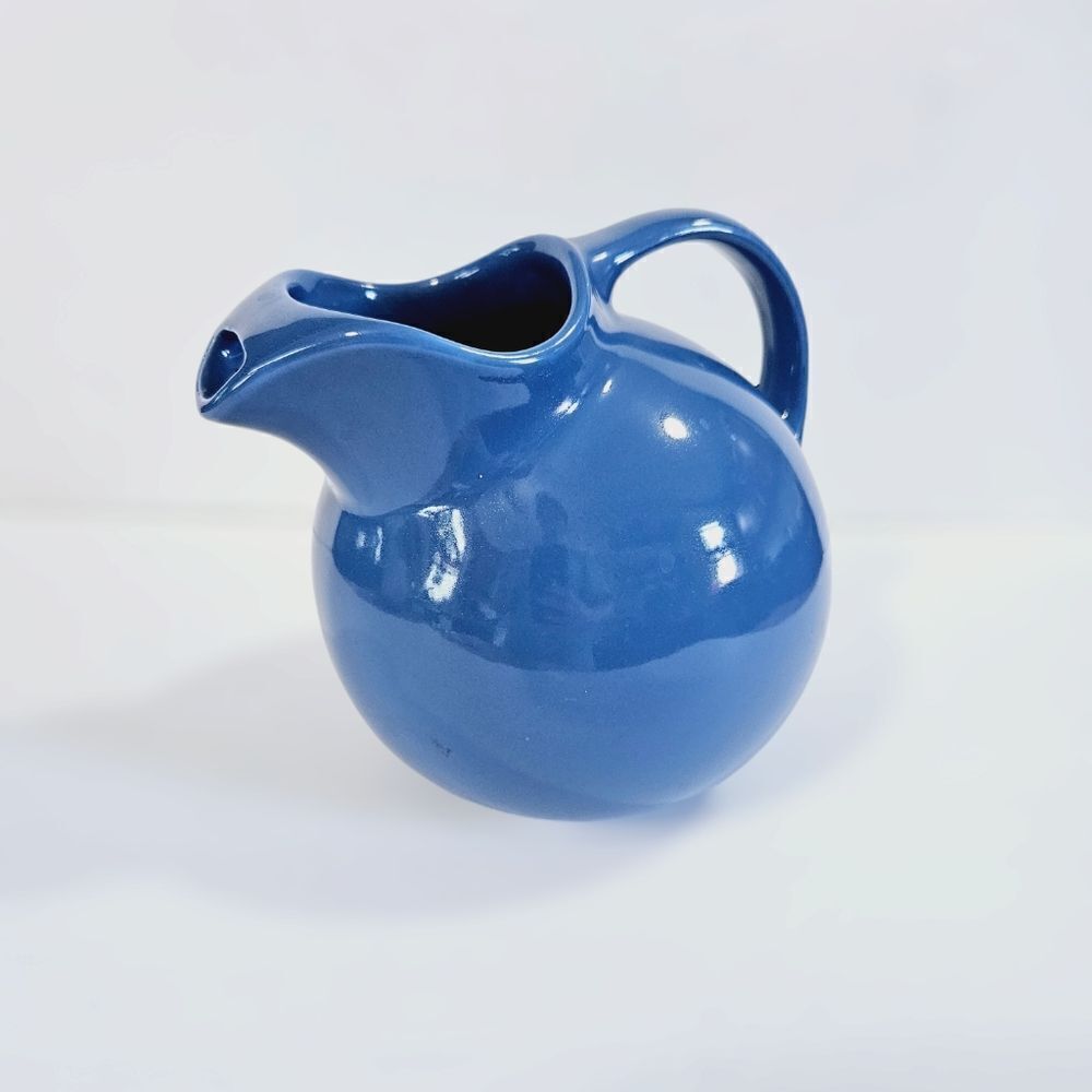 Vintage Hall USA Pottery MCM Ice Lipped Ceramic Round Ball Pitcher Sky Blue 633